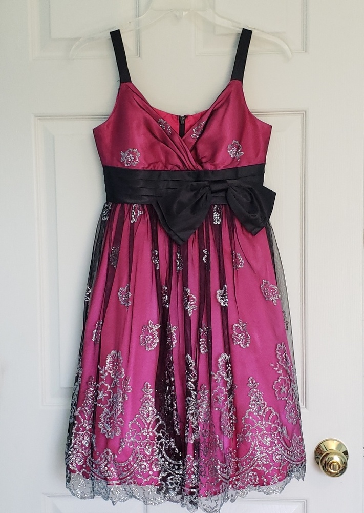 Gorgeous homecoming/prom dress 💗🖤💞